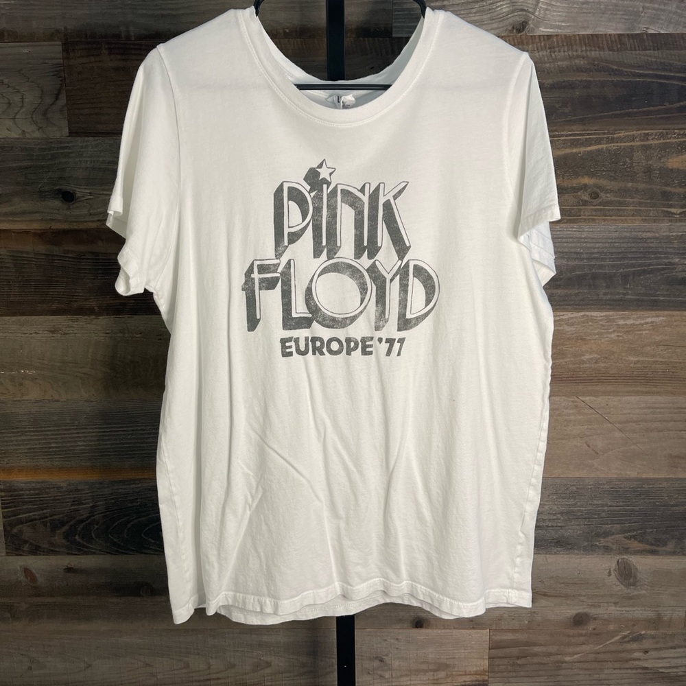 EUC Let Luv Band Tee